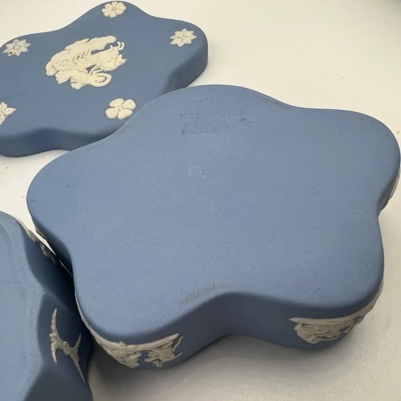 Pair of Wedgwood Jasperware Blue Trinket Boxes - Picture 2 of 6